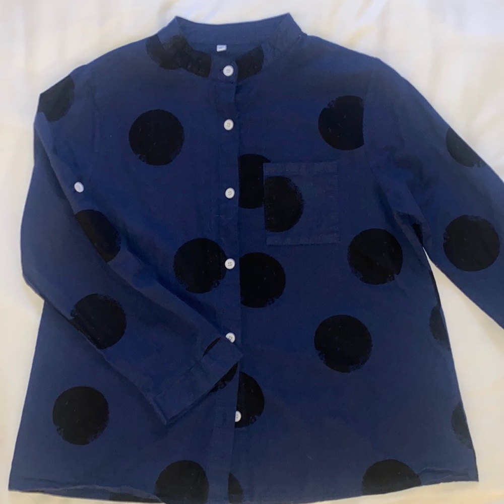 No collar 3/4 sleeve button down.